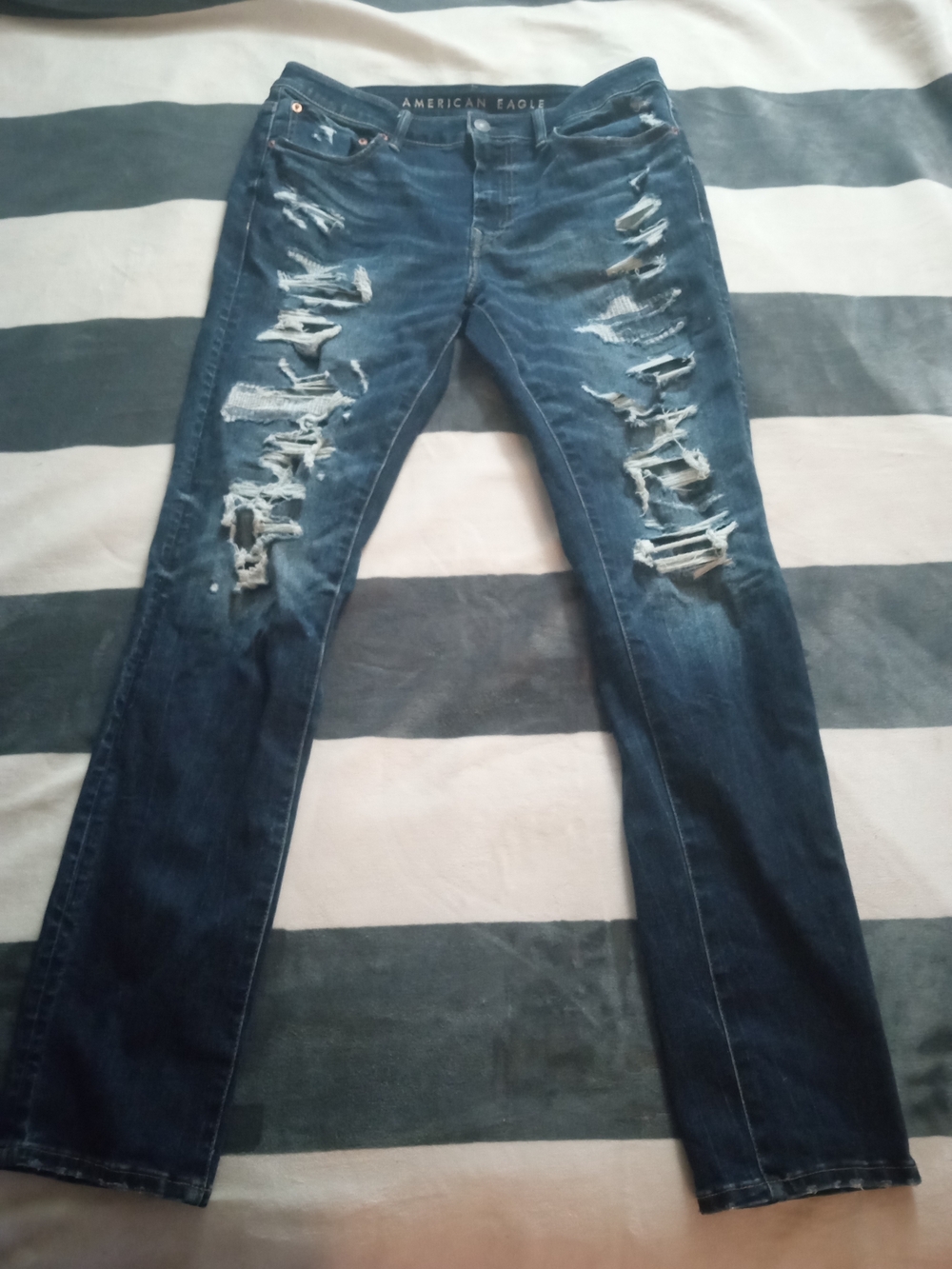 American Eagle Outfitters Mens Distressed Dark Blue Skinny Jeans